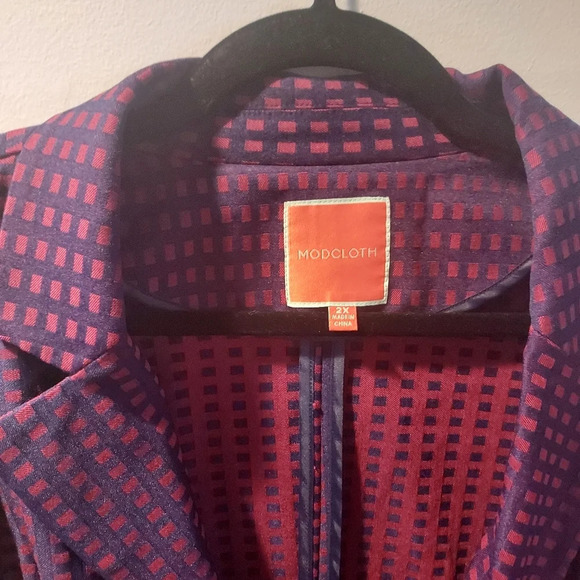 Modcloth Navy and Maroon Grid Print Button Detailed Blazer in Size 2X - Picture 3 of 12